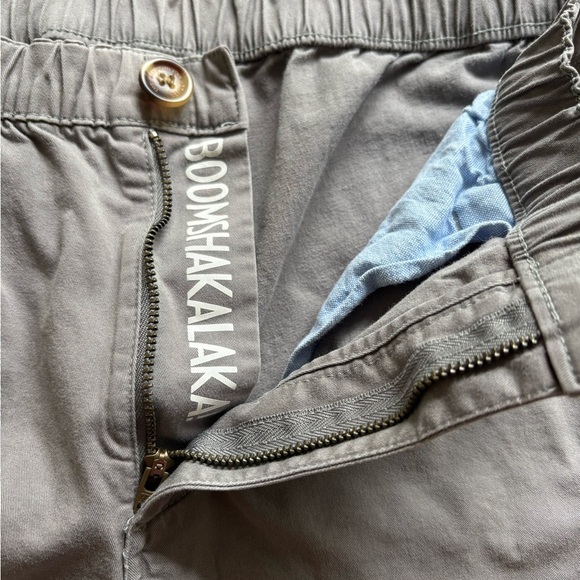 Gray men’s Chubbies medium shorts with 7 inch inseam - Picture 3 of 16